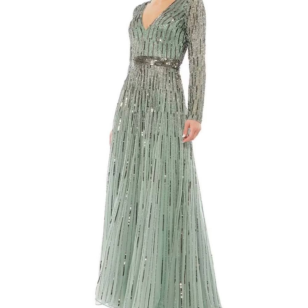 Beautiful Mac Duggar dress worn once to my son’s wedding.